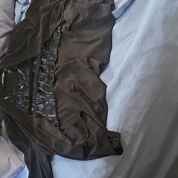 Black 3/4 of length overcoat lace back to where you can see through stretchy - Picture 3 of 5